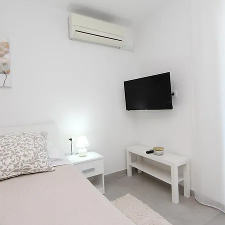 Gostinjska kuća And Sole 3*